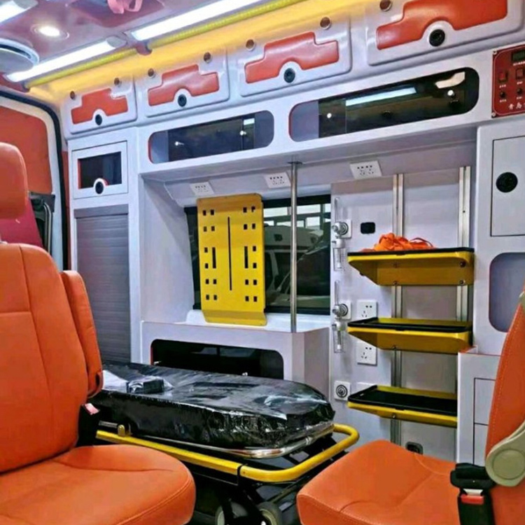 钟山长途救护车护送病人租赁价格